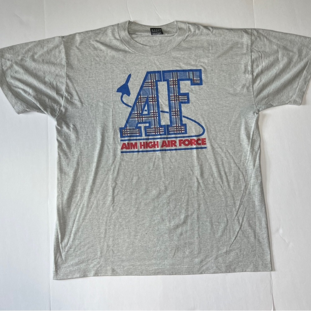 Vintage 1993 fruit of the loom single stitch size xl Air Force t shirt